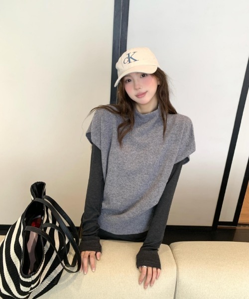 Ritzy（リッツィー）の「ハーフネックフライスリーブニットトップス（ニット/セーター・レディース・グレー・M/L）」の2枚目の写真