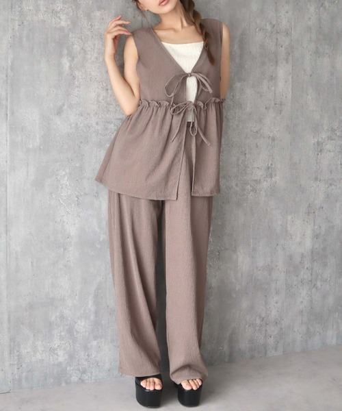CECIL McBEE（セシルマクビー）の「【CECIL McBEE】フロントリボンベストセットアップ（ワンピース・レディース・ブラック/モカ・MEDIUM/LARGE）」の2枚目の写真