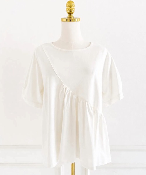 M y u(ミュー)の「アシメカットぺプラムTee(Tシャツ/カットソー・レディース・ホワイト/ブラック・FREE)」の6枚目の写真