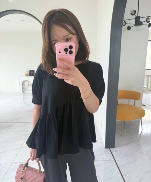 M y u(ミュー)の「アシメカットぺプラムTee(Tシャツ/カットソー・レディース・ホワイト/ブラック・FREE)」の4枚目の写真
