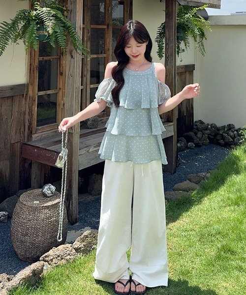 FAVORITO(ファヴォリート)の「オフショルダードット柄トップス(シャツ/ブラウス・レディース・イエロー/ブルー・M/L/S)」の15枚目の写真