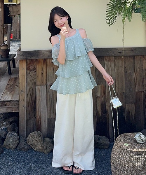 FAVORITO(ファヴォリート)の「オフショルダードット柄トップス(シャツ/ブラウス・レディース・イエロー/ブルー・M/L/S)」の19枚目の写真