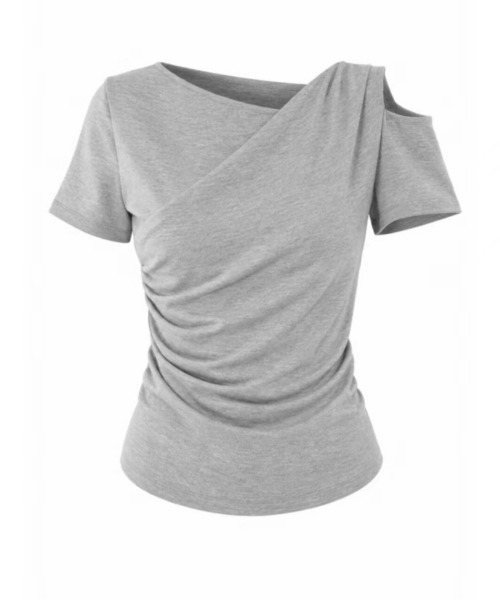 I.O.E（アイオイ）の「[韓国トレンド] レイヤード風 オープンショルダーギャザートップス（Tシャツ/カットソー・レディース・グレー・FREE）」の9枚目の写真