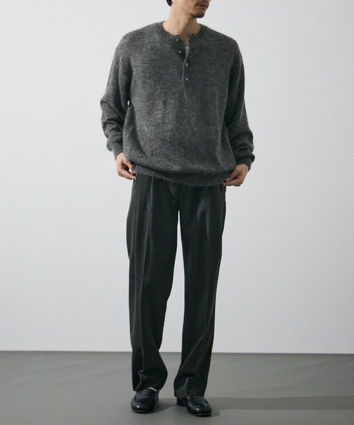 YLEVE(イレーヴ)の「【YLEVE/イレーヴ】SUPER KID MOHAIR HENRY NECK KNIT(ニット/セーター・メンズ・カーキ/ダークグレー・5/4)」の7枚目の写真