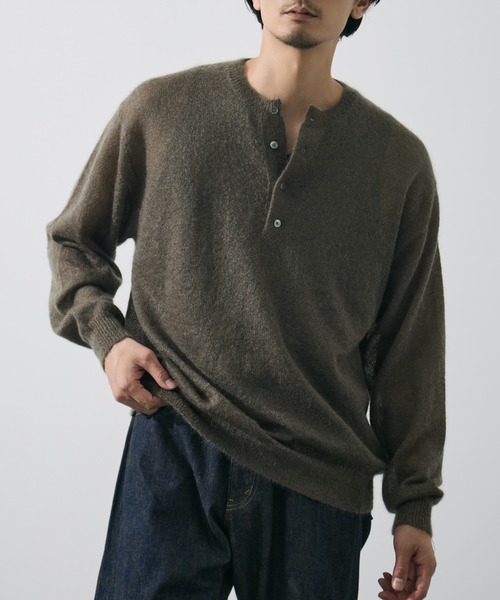 YLEVE(イレーヴ)の「【YLEVE/イレーヴ】SUPER KID MOHAIR HENRY NECK KNIT(ニット/セーター・メンズ・カーキ/ダークグレー・5/4)」の13枚目の写真