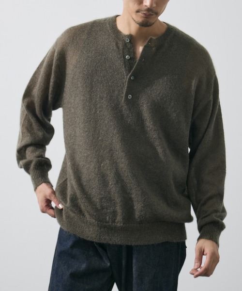 YLEVE(イレーヴ)の「【YLEVE/イレーヴ】SUPER KID MOHAIR HENRY NECK KNIT(ニット/セーター・メンズ・カーキ/ダークグレー・5/4)」の14枚目の写真