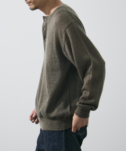 YLEVE(イレーヴ)の「【YLEVE/イレーヴ】SUPER KID MOHAIR HENRY NECK KNIT(ニット/セーター・メンズ・カーキ/ダークグレー・5/4)」の15枚目の写真