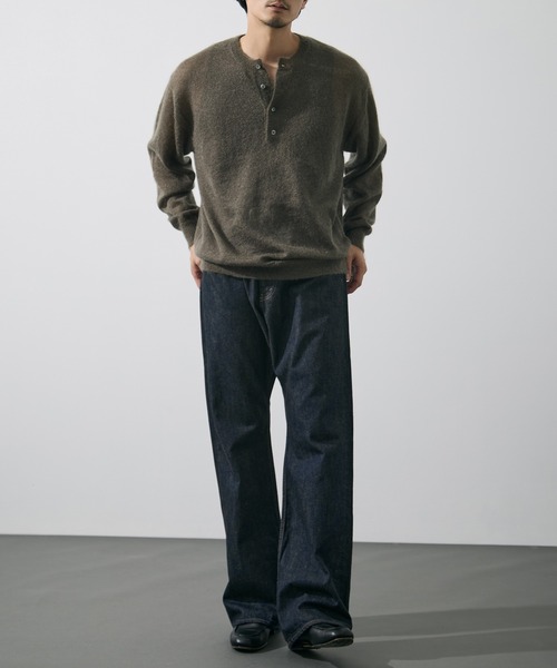 YLEVE(イレーヴ)の「【YLEVE/イレーヴ】SUPER KID MOHAIR HENRY NECK KNIT(ニット/セーター・メンズ・カーキ/ダークグレー・5/4)」の17枚目の写真