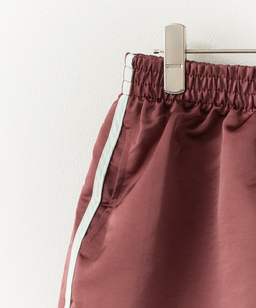 Chick(チック)の「Side Line Easy-Fit Shorts / サイドライン イージー仕様 ショートパンツ 2026年 夏 夏服(その他パンツ・レディース・ブラウン・FREE)」の3枚目の写真