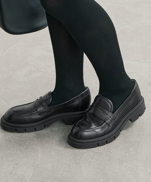Spick & Span(スピックアンドスパン)の「《新色有り / 追加》CORSO ROMA 9 / コルソローマノーヴェ ローファー(ローファー・レディース・キャメル/ブラック・38/37/36)」の4枚目の写真