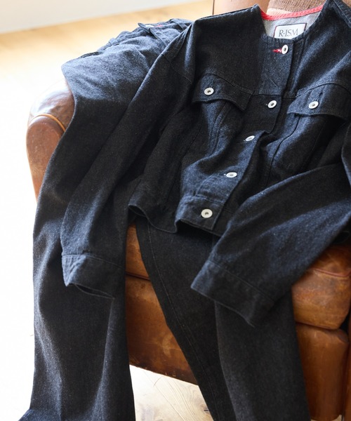 R-ISM(リズム)の「【JAPAN DENIM】ノーカラーデニムブルゾン(デニムジャケット・レディース・ブラック/ブルー・4)」の5枚目の写真