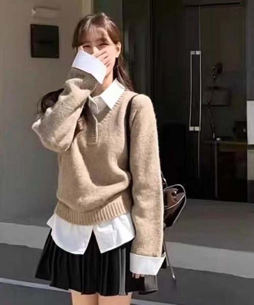 SHERU(シェル)の「スキッパーシャツレイヤードニット(ニット/セーター・レディース・ベージュ/ネイビー/ブラウン/グレー・M)」の1枚目の写真
