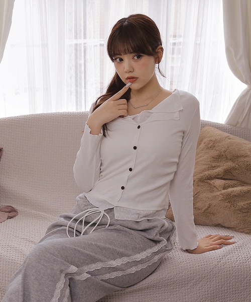 Anely(アネリー)の「フェイクレイヤード 襟付き ボタン フィット トップス(Tシャツ/カットソー・レディース・ホワイト/チャコールグレー・FREE)」の13枚目の写真