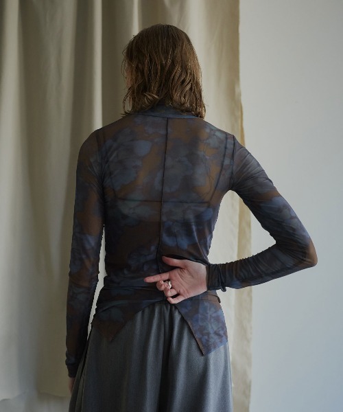 W:Huku(フーク)の「【ストレッチ メッシュ】ハイネック プリント トップス / Stretch Mesh High-Neck Printed Top(Tシャツ/カットソー・レディース・ブラウン/ブラック・FREE)」の15枚目の写真