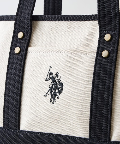 U.S. POLO ASSN.(ユーエスポロアッスン)の「【U.S. POLO ASSN./ユーエスポロアッスン】【不動の人気を誇るキャンバストートバッグ】リバイバルトート Sサイズ 綿100% ミニトート キャンバス ロゴトートバッグ 天ファスナー 内ポケット USPA-1862(トートバッグ・レディース・ピンク/クリアブルー/スミクロ/グリーン/ダークブルー/ホワイト/イエロー/オフホワイト/ブラウン/ブラック/ブルー・FREE)」の15枚目の写真