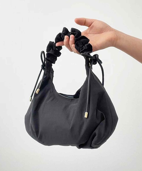 TONE SELECT GOODS(トーンセレクトグッズ)の「Liaa/くしゅくしゅギャザーハンドル ナイロンバッグ A18868(ハンドバッグ・レディース・ベージュ/ブラック・FREE)」の5枚目の写真
