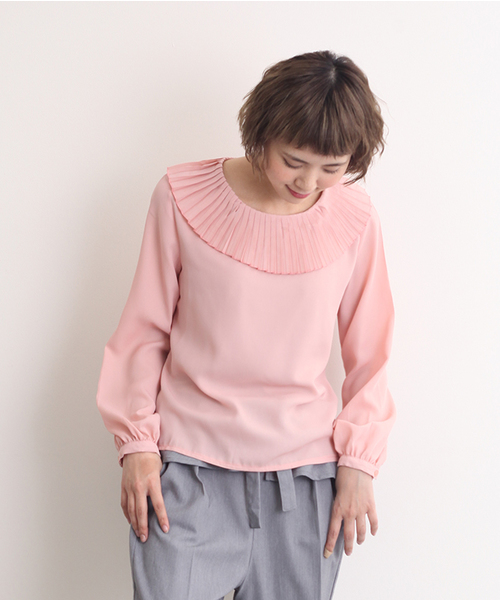 merlot plus(メルロープリュス)の「プリーツピエロ襟ブラウス2300(シャツ/ブラウス・レディース・アイボリー/ブラック/ピンク・FREE)」の3枚目の写真