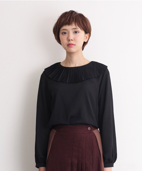merlot plus(メルロープリュス)の「プリーツピエロ襟ブラウス2300(シャツ/ブラウス・レディース・アイボリー/ブラック/ピンク・FREE)」の1枚目の写真