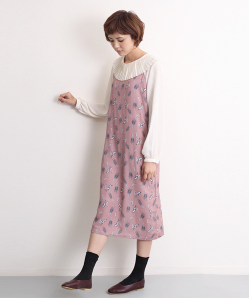 merlot plus(メルロープリュス)の「プリーツピエロ襟ブラウス2300(シャツ/ブラウス・レディース・アイボリー/ブラック/ピンク・FREE)」の14枚目の写真