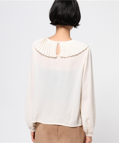 merlot plus(メルロープリュス)の「プリーツピエロ襟ブラウス2300(シャツ/ブラウス・レディース・アイボリー/ブラック/ピンク・FREE)」の6枚目の写真