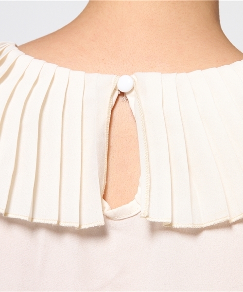 merlot plus(メルロープリュス)の「プリーツピエロ襟ブラウス2300(シャツ/ブラウス・レディース・アイボリー/ブラック/ピンク・FREE)」の9枚目の写真