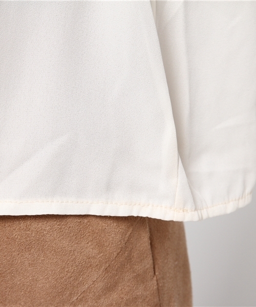 merlot plus(メルロープリュス)の「プリーツピエロ襟ブラウス2300(シャツ/ブラウス・レディース・アイボリー/ブラック/ピンク・FREE)」の11枚目の写真