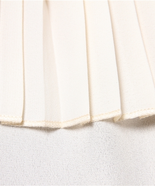 merlot plus(メルロープリュス)の「プリーツピエロ襟ブラウス2300(シャツ/ブラウス・レディース・アイボリー/ブラック/ピンク・FREE)」の12枚目の写真