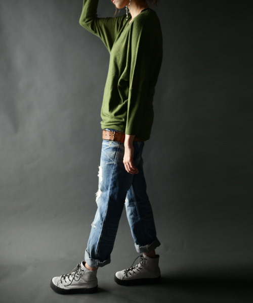 antiqua(アンティカ)の「カシミヤタッチニットドルマントップス(ニット/セーター・レディース・グレー/キナリ/グリーン/レッド・M)」の6枚目の写真
