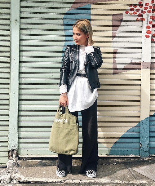 TODAYFUL（トゥデイフル）の「LOGOショルダーバッグ（ショルダーバッグ・レディース・オフホワイト/ネイビー/カーキ・FREE）」の12枚目の写真