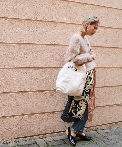 TODAYFUL（トゥデイフル）の「LOGOショルダーバッグ（ショルダーバッグ・レディース・オフホワイト/ネイビー/カーキ・FREE）」の17枚目の写真