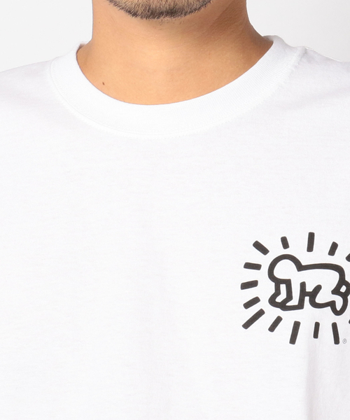 SHIPS JET BLUE（シップスジェットブルー）の「SHIPS JET BLUE: Keith Haring グラフィックTシャツ2（Tシャツ/カットソー・メンズ・オフホワイト・SMALL/X-LARGE）」の5枚目の写真