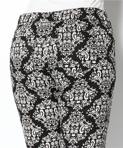 one after another NICE CLAUP(ワンアフターアナザーナイスクラップ)の「【ナイスクラップ】ダマスク柄スキニーパンツ(その他パンツ・レディース・パープル/ブラック/ホワイト・FREE)」の7枚目の写真