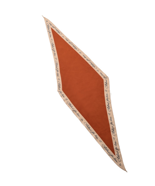 marjour(マージュール)の「LETTERS PRINT SCARF(バンダナ/スカーフ・レディース・ブラック/ネイビー/マスタード/レンガ・フリ-)」の22枚目の写真