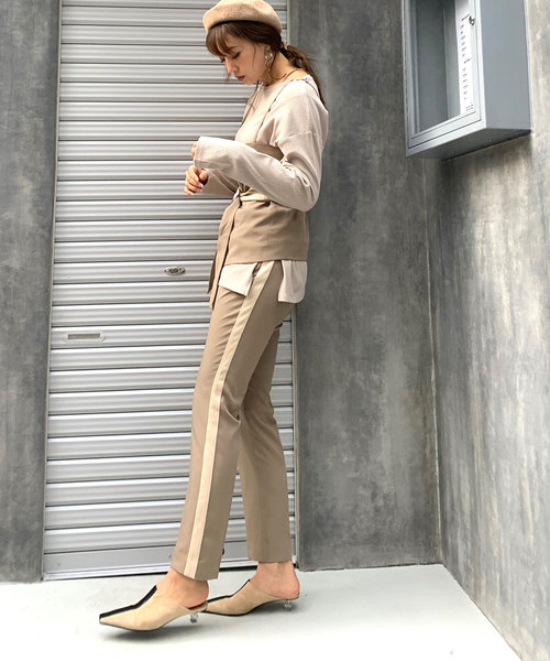 CIEL'AIR（シエルエアー）の「【CIEL'AIR/シエルエア】ウエストベロアベルトビスチェ（キャミソール・レディース・ベージュ/グレー・FREE）」の4枚目の写真