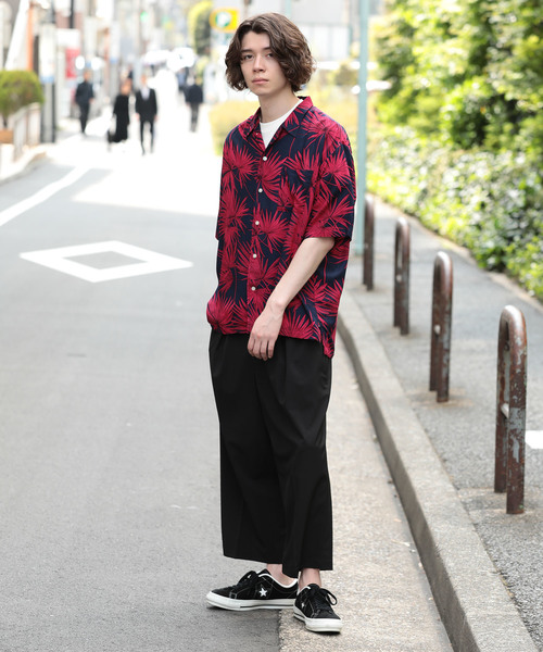 JUNRED(ジュンレッド)の「【ビッグシルエット】リーフプリントオープンカラーシャツ(シャツ/ブラウス・メンズ・ネイビー/レッド/イエロー/ブラック/イエロー系その他2・S/M/L)」の8枚目の写真