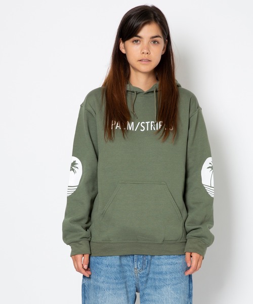 Revo.（レボ）の「【Safari掲載】LOGO SWEAT HOODIE by PALM/STRIPES（パーカー・メンズ・ブラック/パープル/オリーブ/ピンク・M/L/XL）」の3枚目の写真