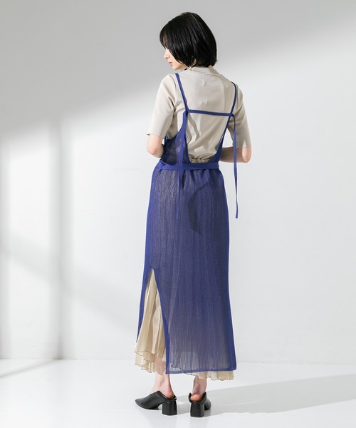 UNITED TOKYO（ユナイテッドトウキョウ）の「バックオープン キャミワンピース（ワンピース・レディース・ゴールド/ブルー・0）」の7枚目の写真