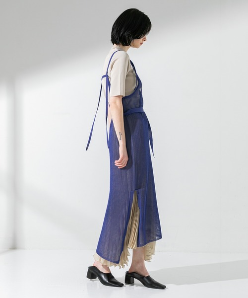 UNITED TOKYO（ユナイテッドトウキョウ）の「バックオープン キャミワンピース（ワンピース・レディース・ゴールド/ブルー・0）」の15枚目の写真