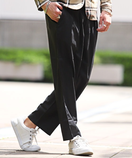LUXSTYLE(ラグスタイル)の「ストレッチワイドタックパンツ(その他パンツ・メンズ・ブラック/ベージュ/ブルー系その他/ストライプ・M/L/XL)」の1枚目の写真