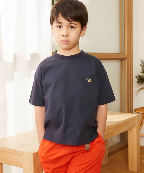 &yam(アンドヤム)の「ミッキー刺繍T(Tシャツ/カットソー・キッズ・ホワイト/キャメル/ピンク/カーキ/ブラック/チャコールグレー・90/100/110/120/130/140/150)」の4枚目の写真