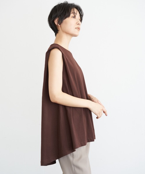 AMERICAN HOLIC（アメリカンホリック）の「ノースリーブバックフレアカットチュニック　＊（Tシャツ/カットソー・レディース・ベージュ/オフホワイト/ブラック/グリーン/ブラウン・M/L）」の3枚目の写真