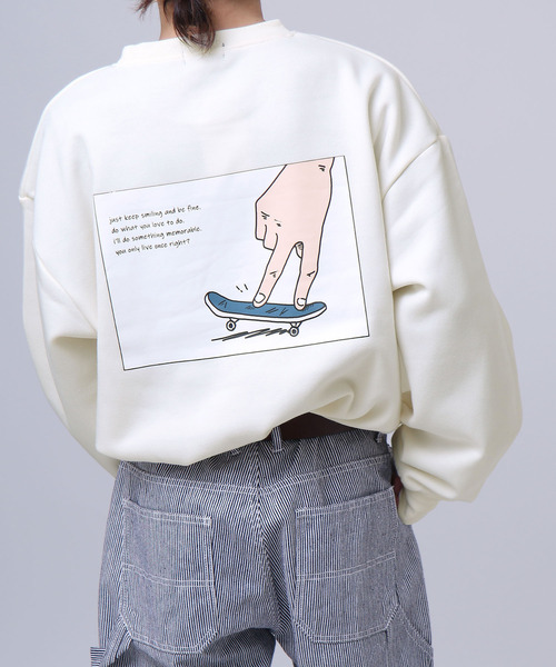 ZIP FIVE（ジップファイブ）の「【ZIP FIVE】イラストクルーオーバーサイズスウェット（スウェット・レディース・ブルー/ブラウン/グリーン/ベージュ/ホワイト/ブラック/ホワイト系/ブルー系/ブラウン系/グリーン系/ベージュ系/ブラック系/ブルー系1/ブラウン系1/グリーン系1/ベージュ系1/ホワイト系1/ブラック系1・MEDIUM/LARGE/X-LARGE）」の3枚目の写真