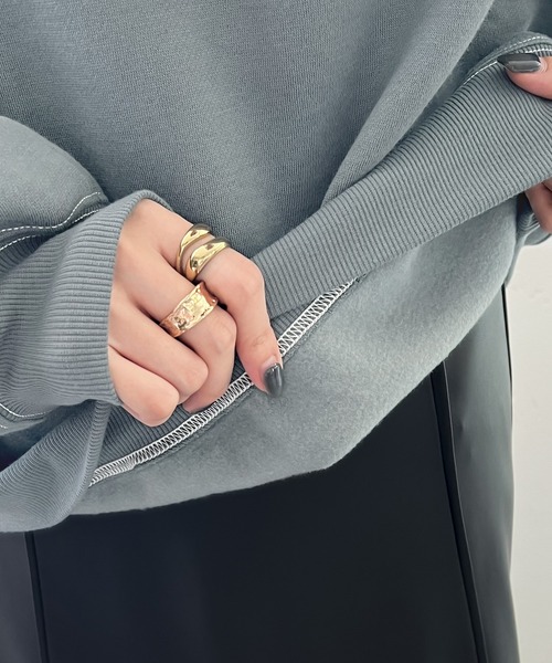 Java(ジャバ)の「《JaVa ジャバコラボ》配色ステッチクロップド丈スウェットプルオーバー(スウェット・レディース・ブラック/モカ/アイボリー/グレイッシュベージュ/ブルー系その他・MEDIUM/LARGE/X-LARGE/SMALL)」の13枚目の写真