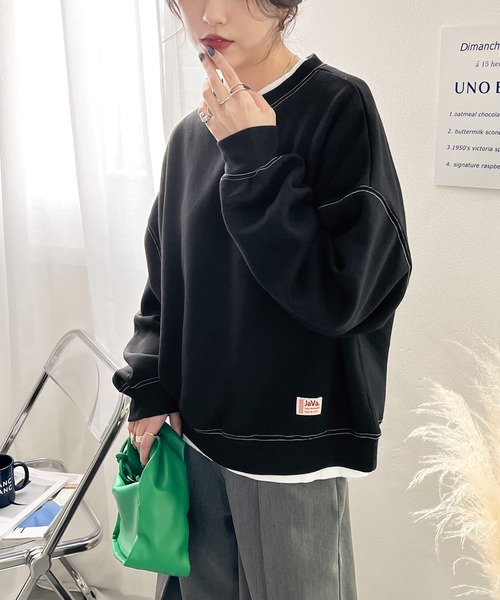 Java(ジャバ)の「《JaVa ジャバコラボ》配色ステッチクロップド丈スウェットプルオーバー(スウェット・レディース・ブラック/モカ/アイボリー/グレイッシュベージュ/ブルー系その他・MEDIUM/LARGE/X-LARGE/SMALL)」の6枚目の写真