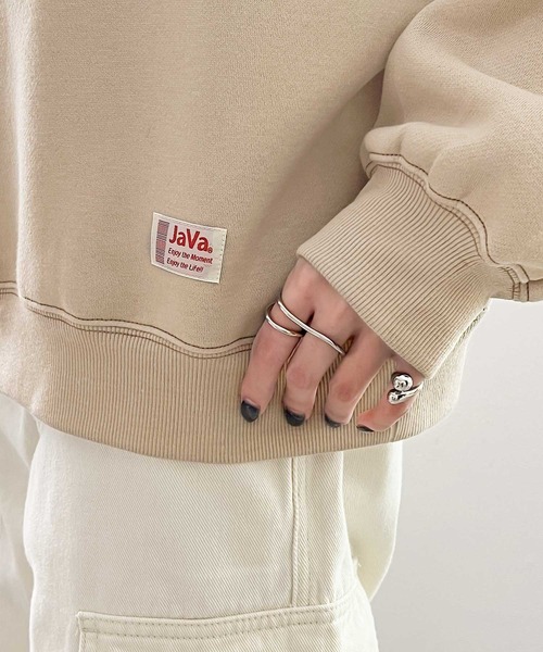 Java(ジャバ)の「《JaVa ジャバコラボ》配色ステッチクロップド丈スウェットプルオーバー(スウェット・レディース・ブラック/モカ/アイボリー/グレイッシュベージュ/ブルー系その他・MEDIUM/LARGE/X-LARGE/SMALL)」の16枚目の写真