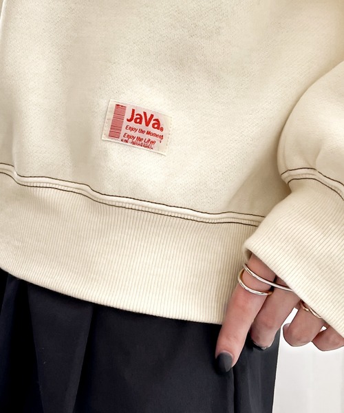 Java(ジャバ)の「《JaVa ジャバコラボ》配色ステッチクロップド丈スウェットプルオーバー(スウェット・レディース・ブラック/モカ/アイボリー/グレイッシュベージュ/ブルー系その他・MEDIUM/LARGE/X-LARGE/SMALL)」の20枚目の写真