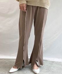 裾センタースリット入りセミフレアリブパンツ