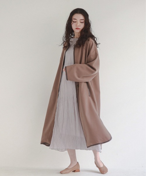 feepur（フェピュール）の「パイピングコート（ノーカラーコート・レディース・ベージュ/モカ/ピンクベージュ・MEDIUM）」の18枚目の写真