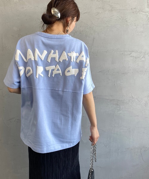 Manhattan Portage（マンハッタンポーテージ）の「[MANHATTAN PORTAGE/マンハッタンポーテージ] 別注 バックプリントTシャツ（Tシャツ/カットソー・レディース・アイボリー/グレー/ラベンダー・XL/L/S/M）」の3枚目の写真