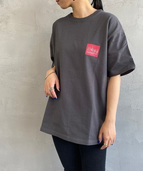 Manhattan Portage（マンハッタンポーテージ）の「[MANHATTAN PORTAGE/マンハッタンポーテージ] 別注 バックプリントTシャツ（Tシャツ/カットソー・レディース・アイボリー/グレー/ラベンダー・XL/L/S/M）」の17枚目の写真